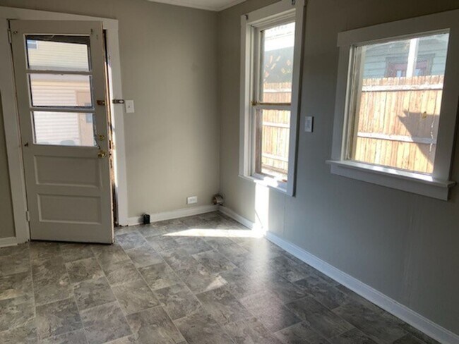 Building Photo - 176-176 E High St