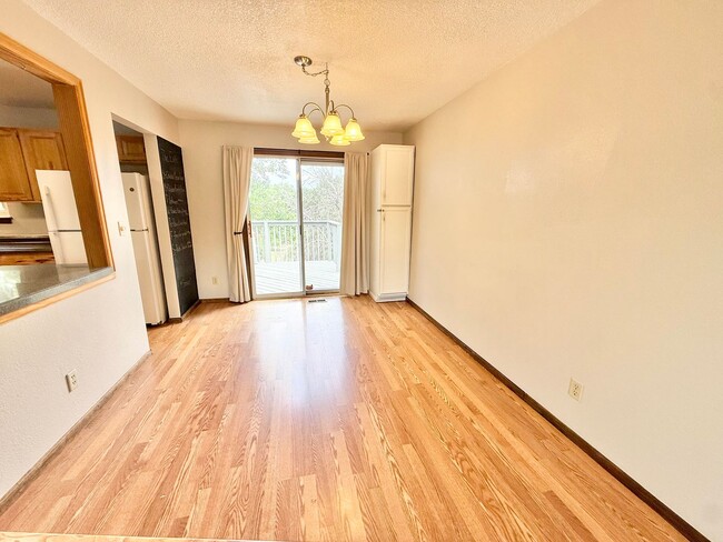 Building Photo - 6515 Flintridge Dr