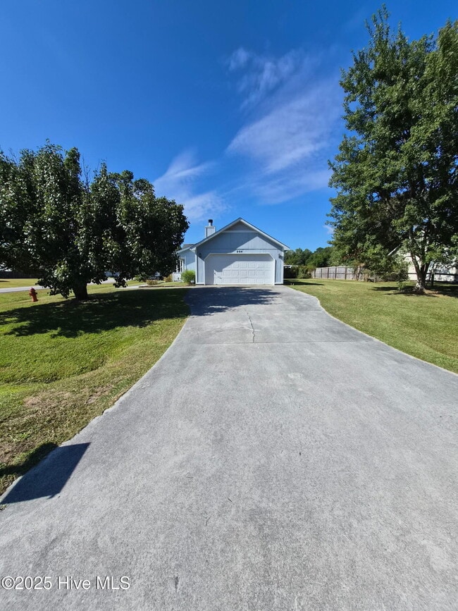 Building Photo - 204 Zachary Ln