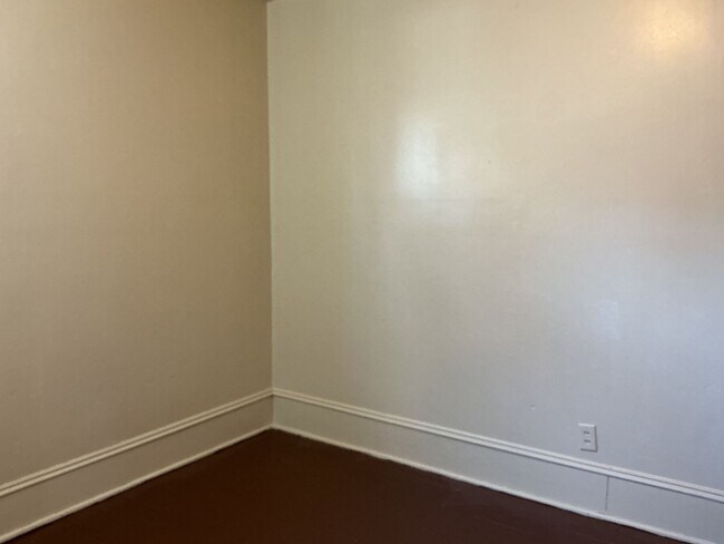 Building Photo - 2513-2515 N Holton St