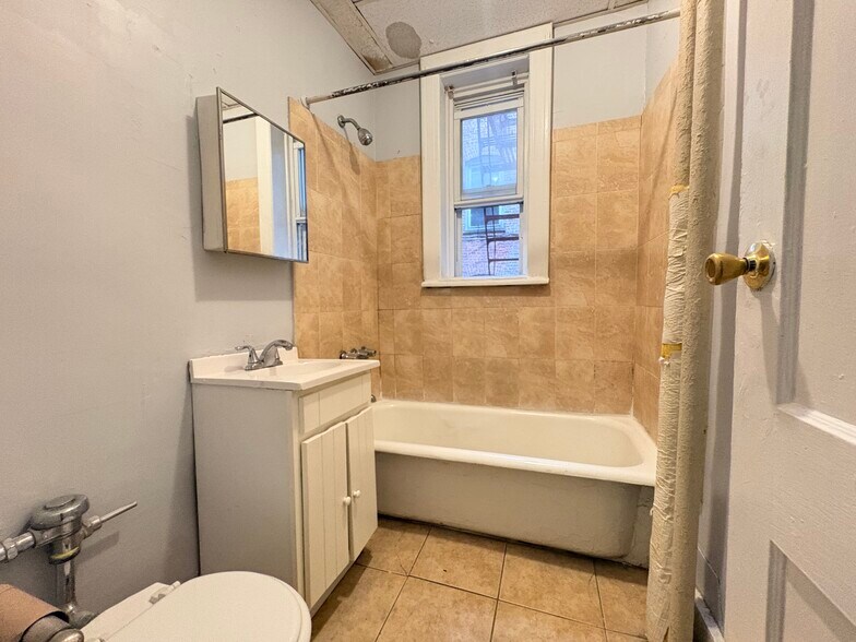 326 Summit Ave 103 - 333 Summit Ave