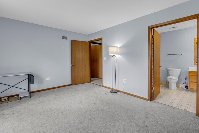 Building Photo - 7736 W 157th Pl