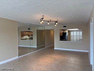 Building Photo - 444 Tudor Dr