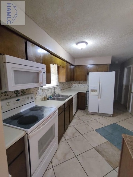 Building Photo - 709 Edgewood Ct
