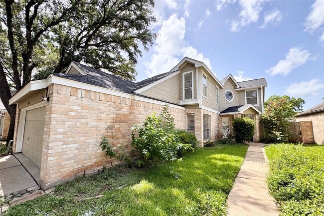 Building Photo - 11615 Glenwolde Dr