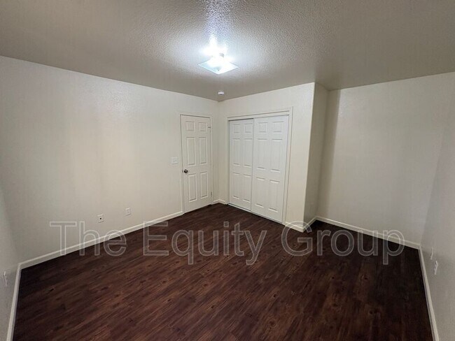 Building Photo - 1747 W Connelly Ave