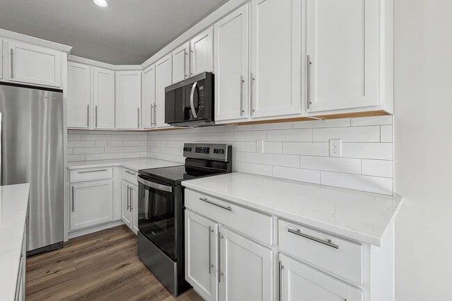 Building Photo - Luxury New Construction Townhome with Attached 2 Car Garage!