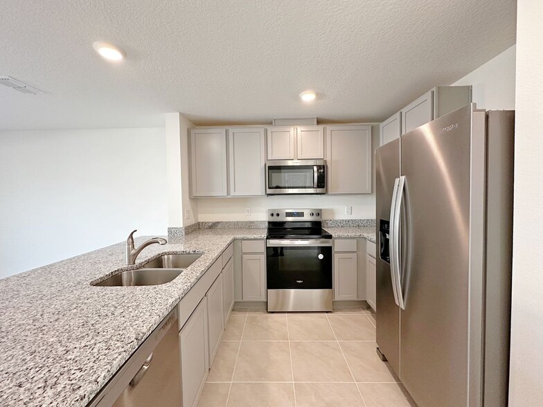 Building Photo - 672 Moscato Dr