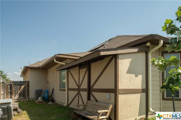 Building Photo - 5633 Briar Fld