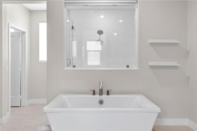 Building Photo - 156 Chorus