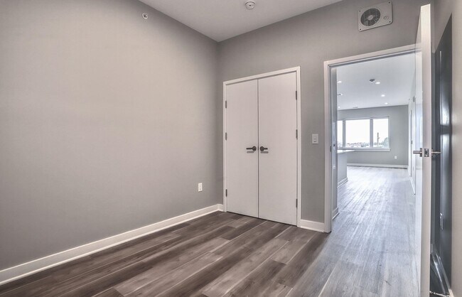 Building Photo - 475 Communipaw Ave