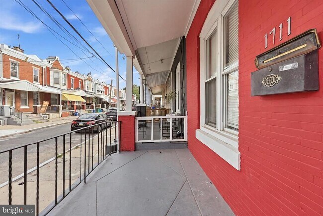 Building Photo - 1711 N Wilton St
