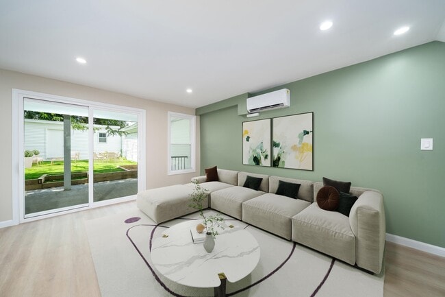 Building Photo - 171 VAN HORNE St