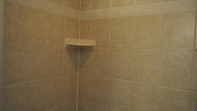 Building Photo - 2232 Shady Brook Dr