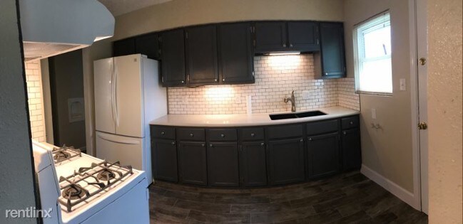 Building Photo - 3000 Trulley St