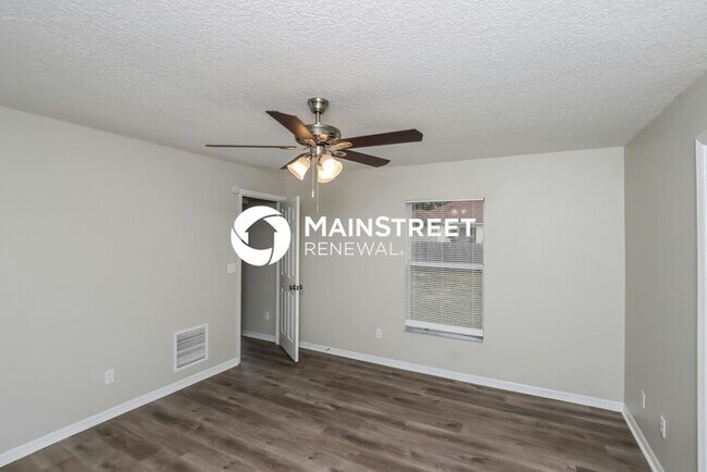 Building Photo - 3 Bedroom Pet-Friendly Home in palm bay, FL with Main Street Renewal