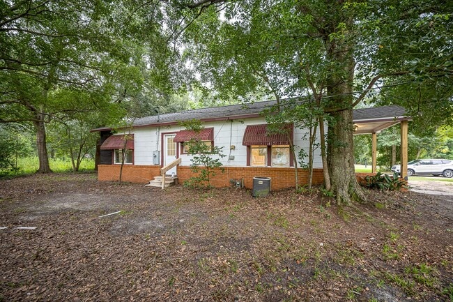 Building Photo - Freshly Renovated Rental Property!