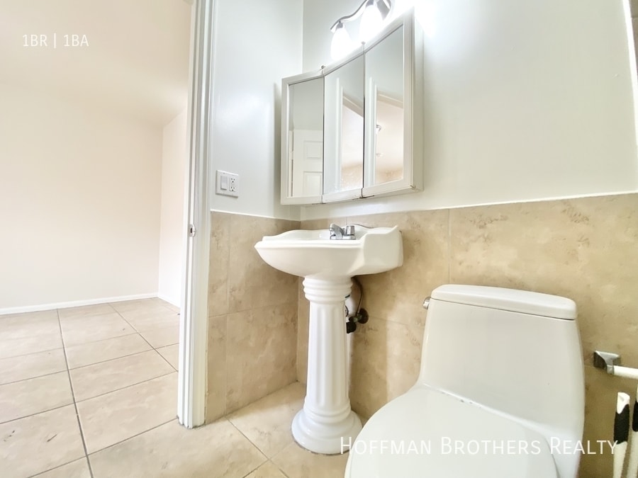 Building Photo - 758 S Carondelet St