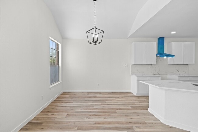 Building Photo - 945 Azalia Dr