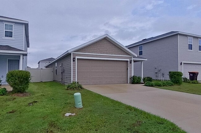 Building Photo - 8688 SW 43rd Ter