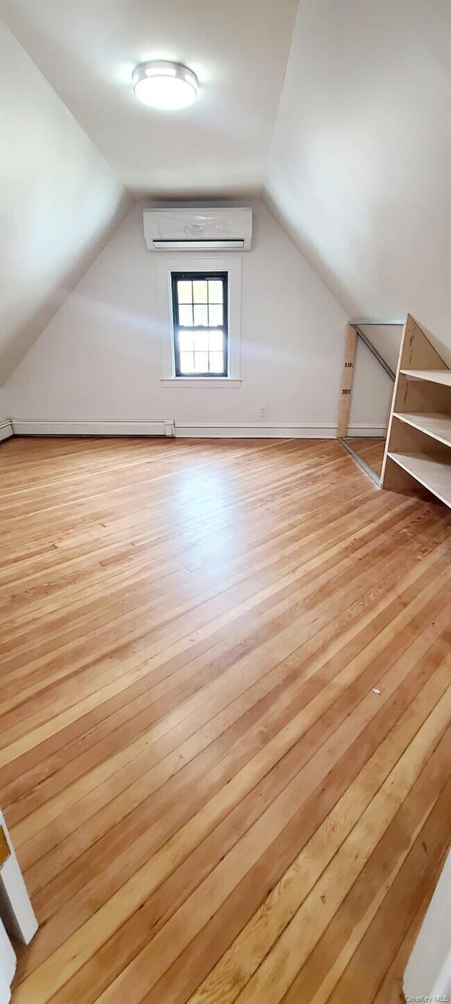 Building Photo - 88-37 62nd Dr