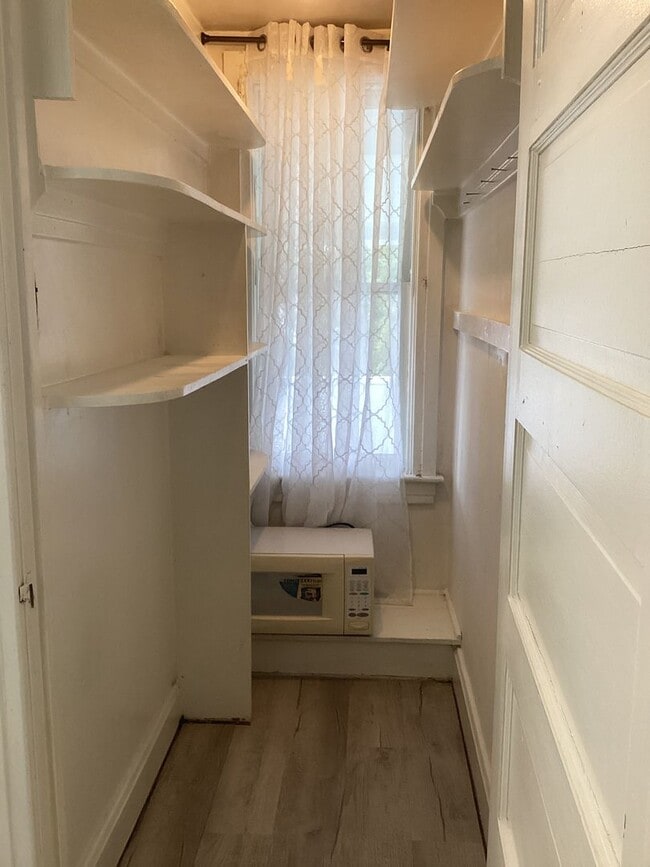 Building Photo - 248-250 E. Main St