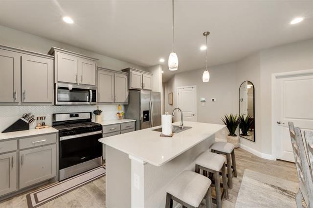 Building Photo - 15809 Culford Ln