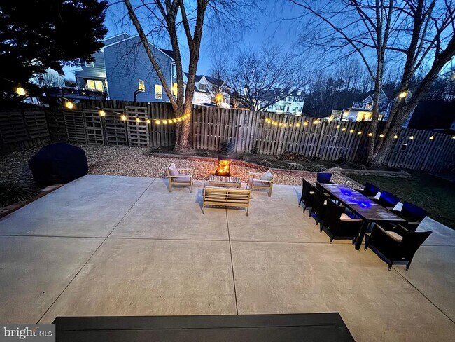 Building Photo - 15 River Oak Dr