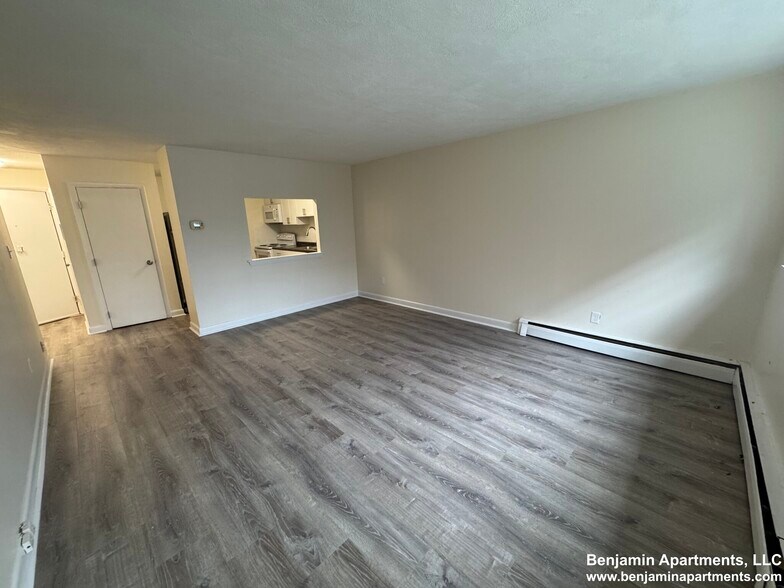 Building Photo - 95 Gardner St