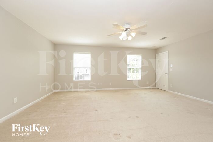 Building Photo - 420 Creek Oak Dr