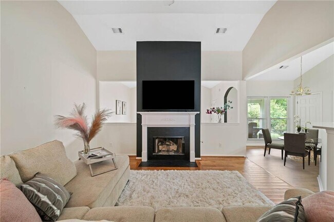Primary Photo - 1595 Hill Crossing Ct