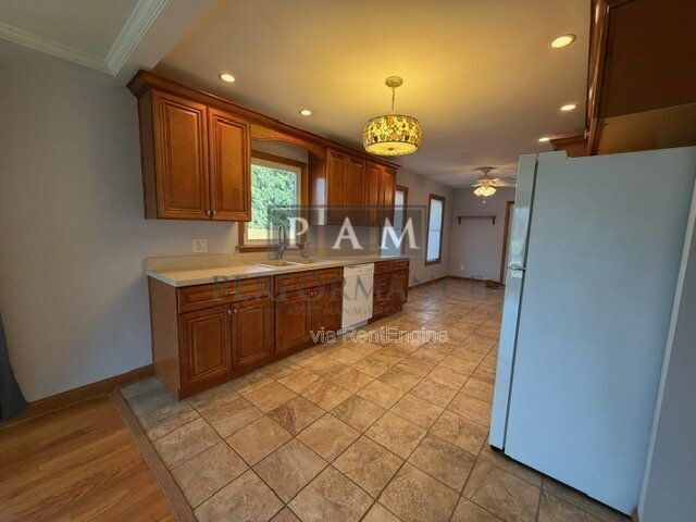 Building Photo - 9229 27th Ave