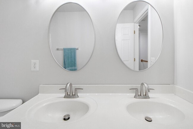 Building Photo - 115 Richard Dr SE