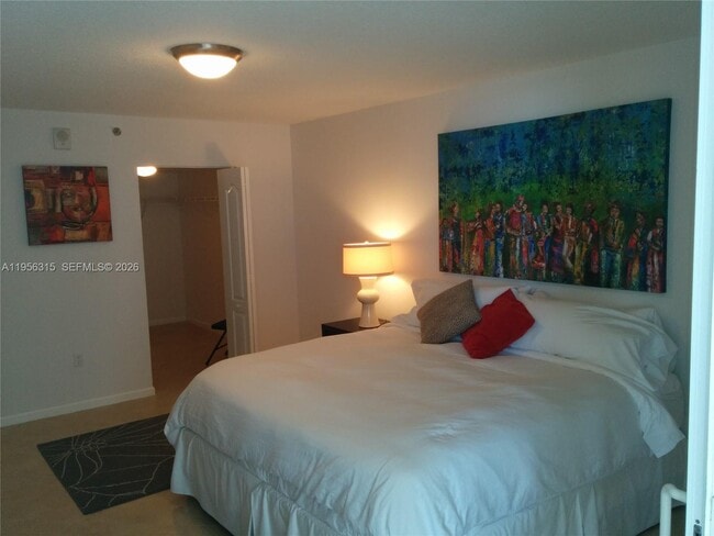 Building Photo - 1200 Brickell Bay Dr