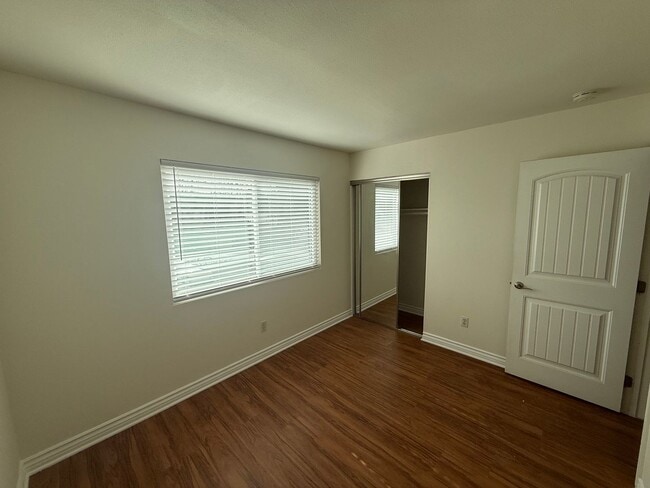 Building Photo - Gorgeous and Upgraded 4 Bed, 2.5 Bath Two-Story in Villa Portofino!