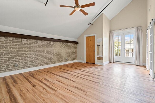 Building Photo - 412 Dauphin St