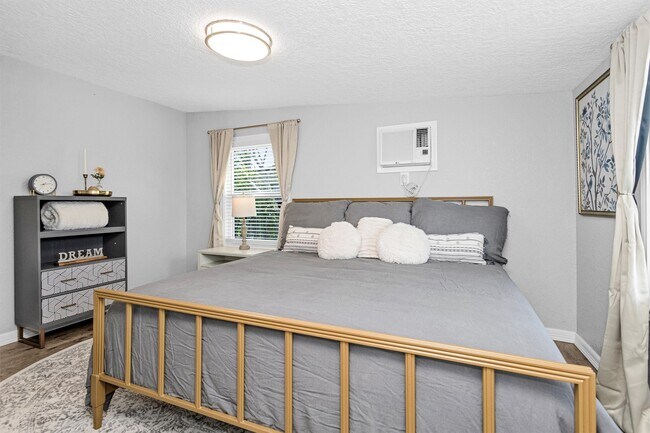 Building Photo - 219 Leeward Way
