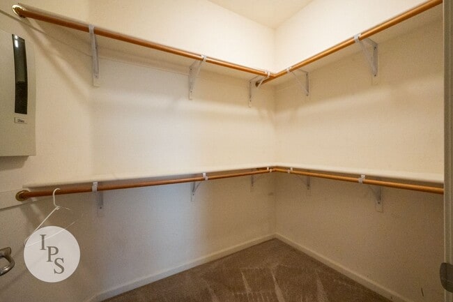 Building Photo - North East Fresno ‘Like New’ Home, 3BR/2BA, Built 2008 - Lots of Amenities!