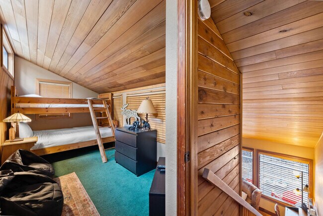 Building Photo - 18087 E Butte Ln