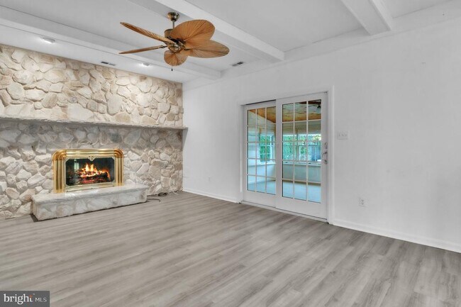 Building Photo - 5 Greenleigh Cir