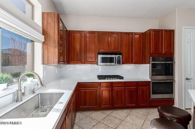 Building Photo - 10511 W Villa Hermosa