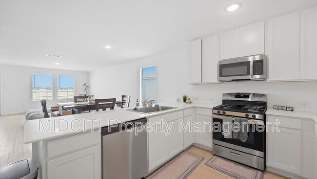 Building Photo - 3159 Dispatch Dr