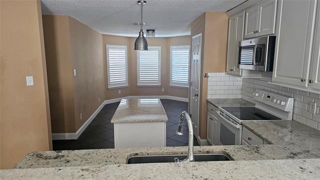 Building Photo - 9209 Whistlewood Dr