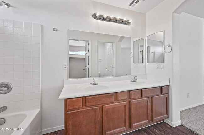 Building Photo - 2513 E Flintlock Pl