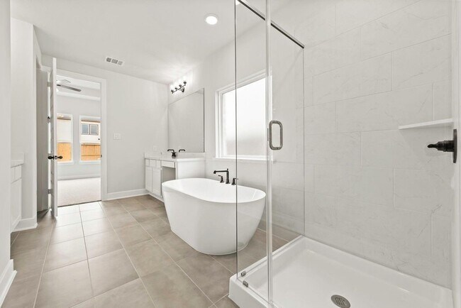 Building Photo - 31247 Riley Hts Dr