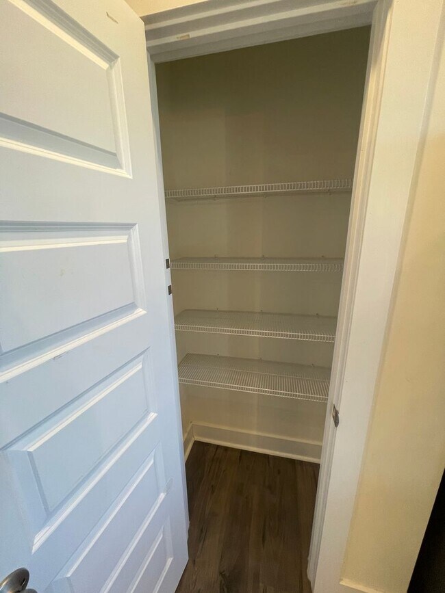 Building Photo - Charming 4 Bedroom Home Located In Cary