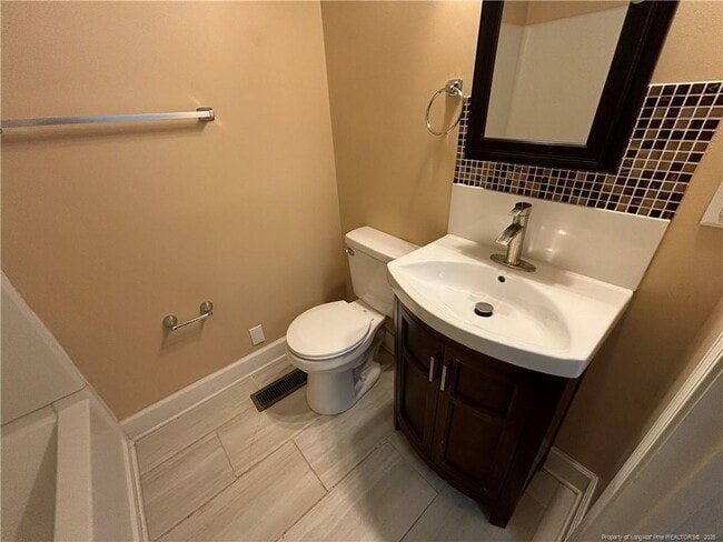 Building Photo - 931 Fleetwood Dr