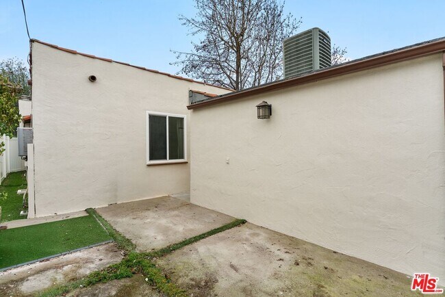 Building Photo - 8871 Gibson St