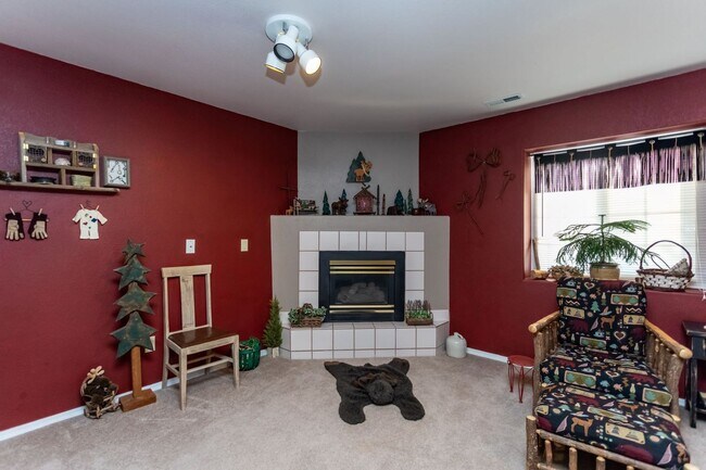 Building Photo - 111 Iveystone Ct