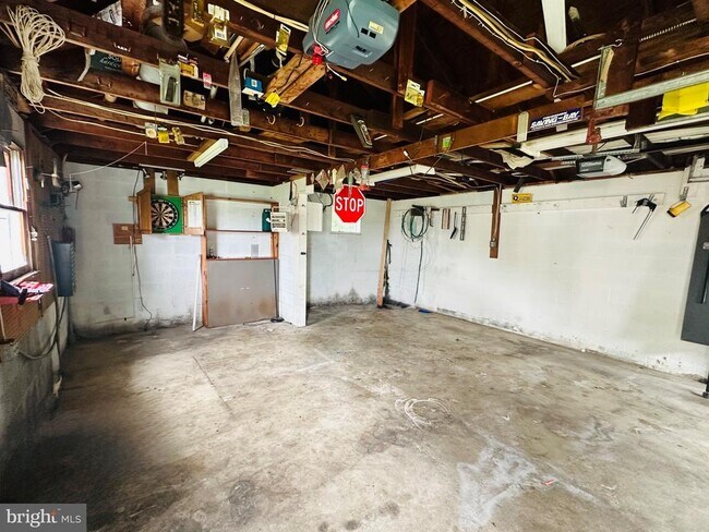 Building Photo - 39534 Potomac Ave